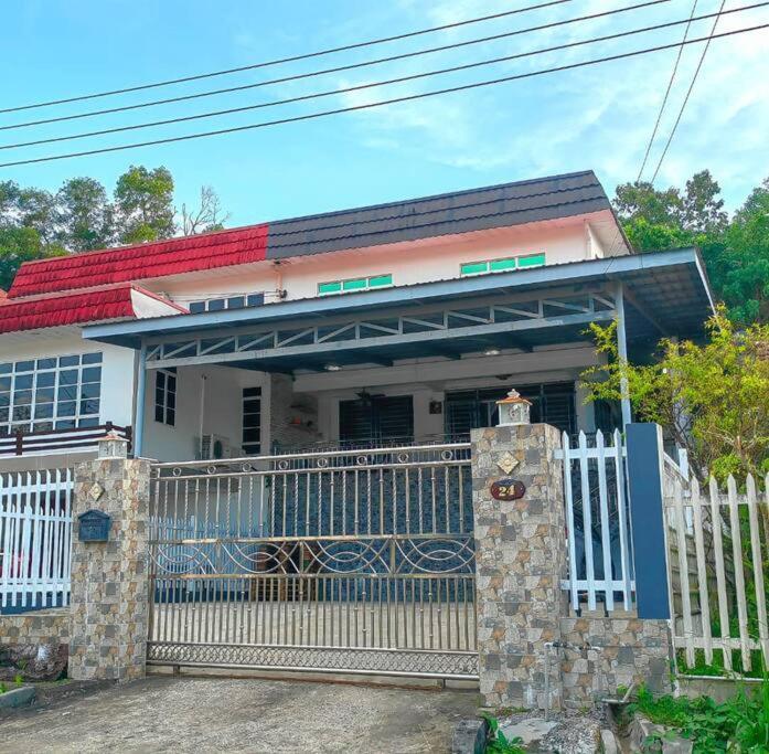 קוטה קינבלו Aaronl Homestay מראה חיצוני תמונה